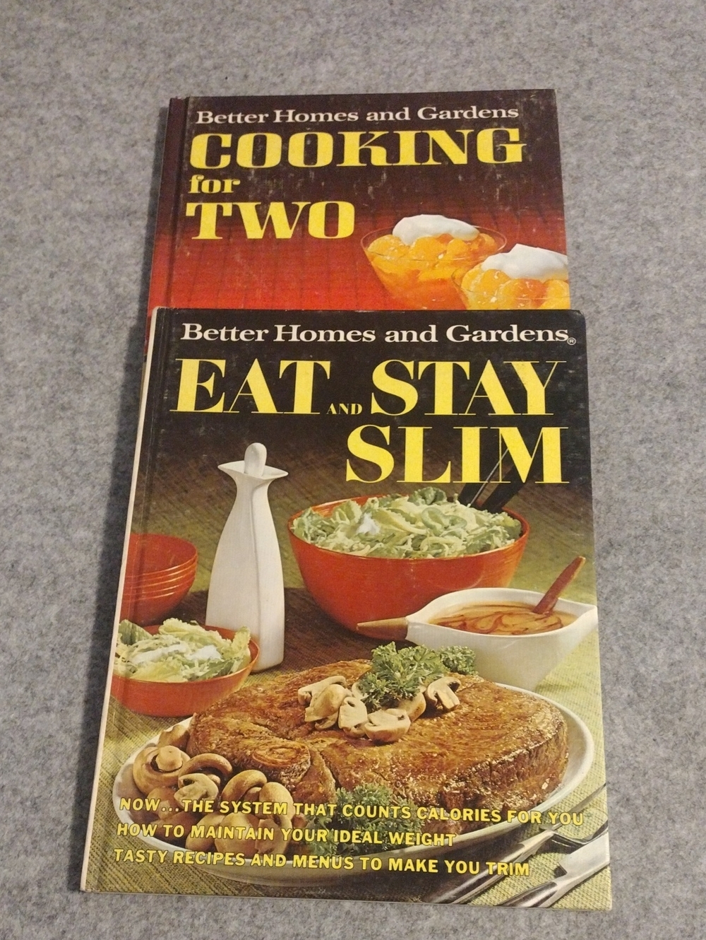 Better Homes and Gardens Eat and Stay Slim Cookbook - Yellow and Red Cover